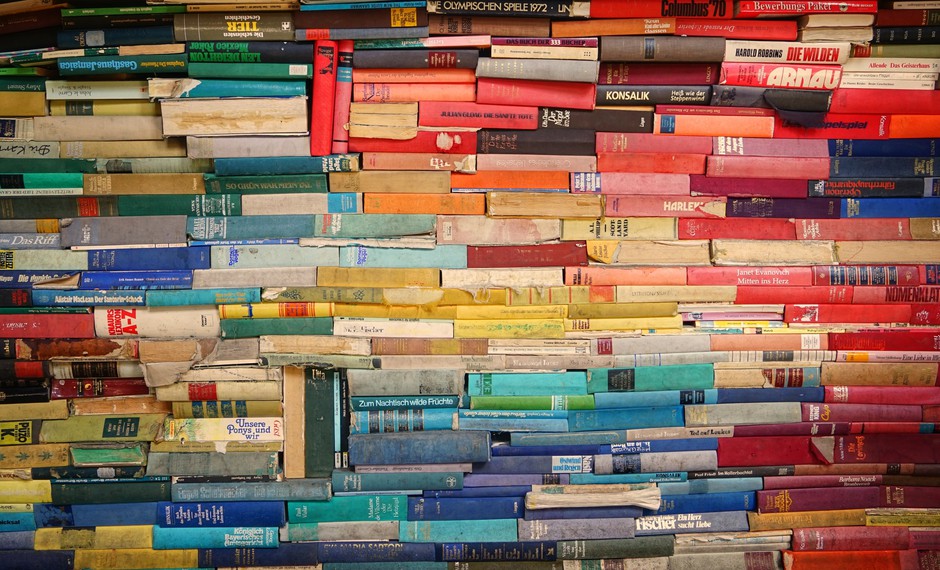 Встреча книжного клуба. «Дальше жить» Наринэ Абгарян 18+