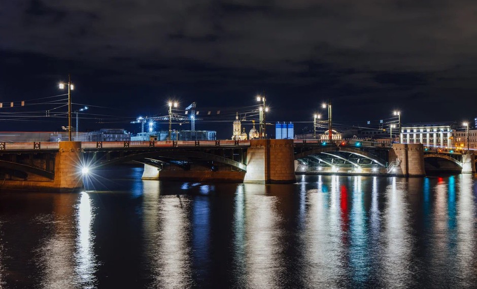 Роман Андрея Белого «Петербург» в контексте развития петербургской темы в литературе 16+