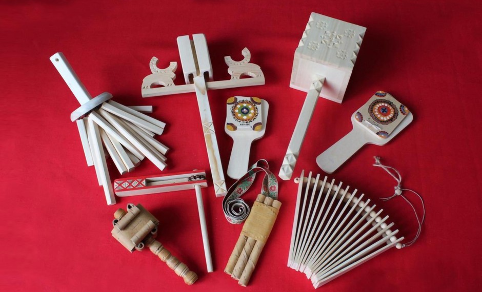 18.04.- 30.05.2026 Звуки родного края: коми национальные музыкальные инструменты 6+