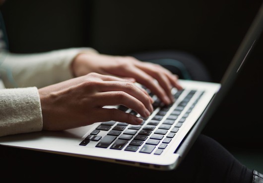 Консультирование и обучение работе с тифлотехникой и ПО